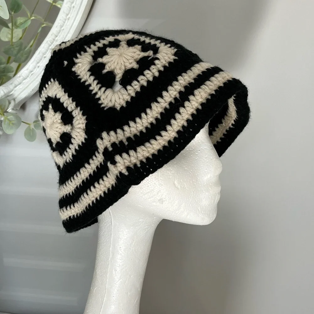 Zara Crochet Granny Square Black White Bucket Hat One Size Warm Vintage Inspired